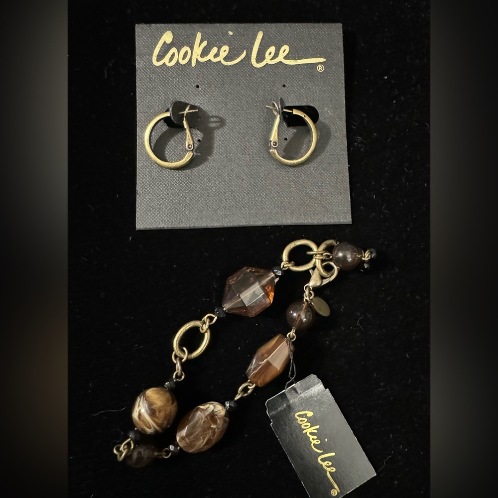 NWT! Cookie Lee Stone/Metal Bracelet and earring combo